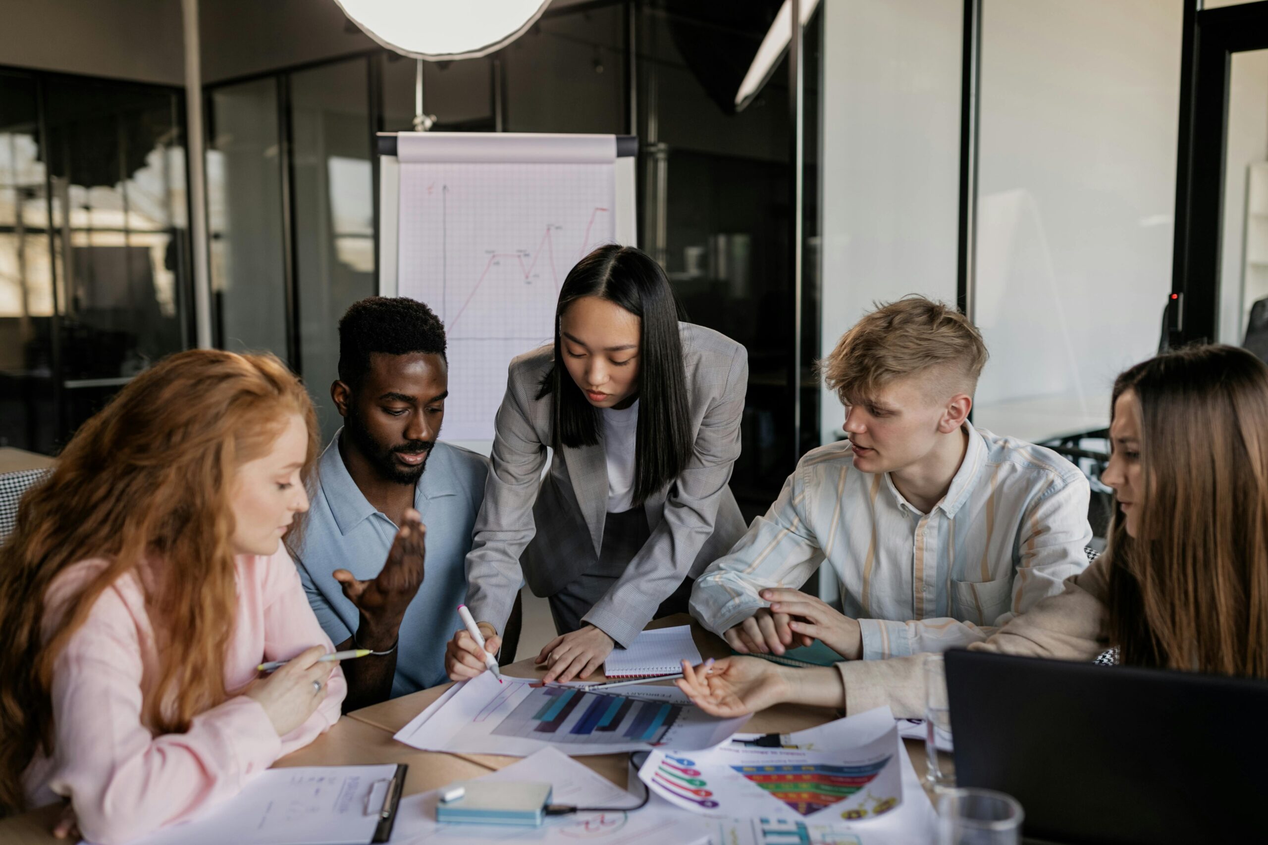 Kostenloses Stock Foto zu brainstorming im team, büro, büro teamarbeit