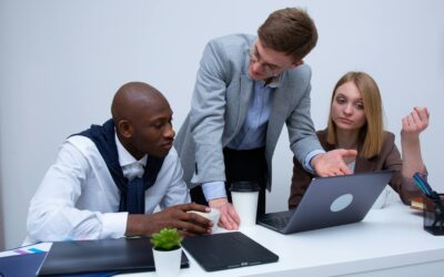 Künstliche Intelligenz im Online Marketing: Chancen und Herausforderungen